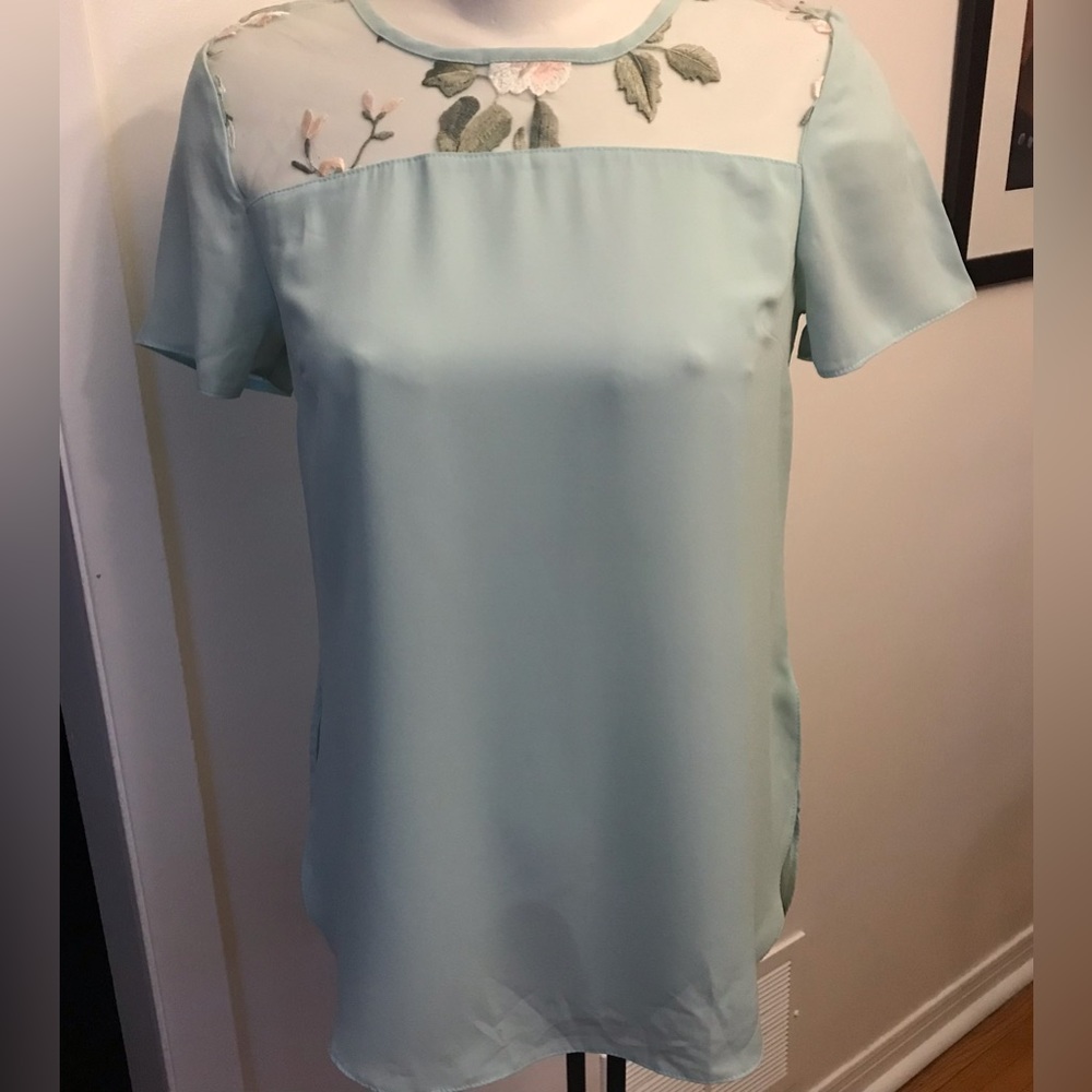 NWT!- Beautiful Atmosphere Top - Mint Coloured - Size 6 🇨🇦